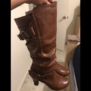 Brown buckled boots